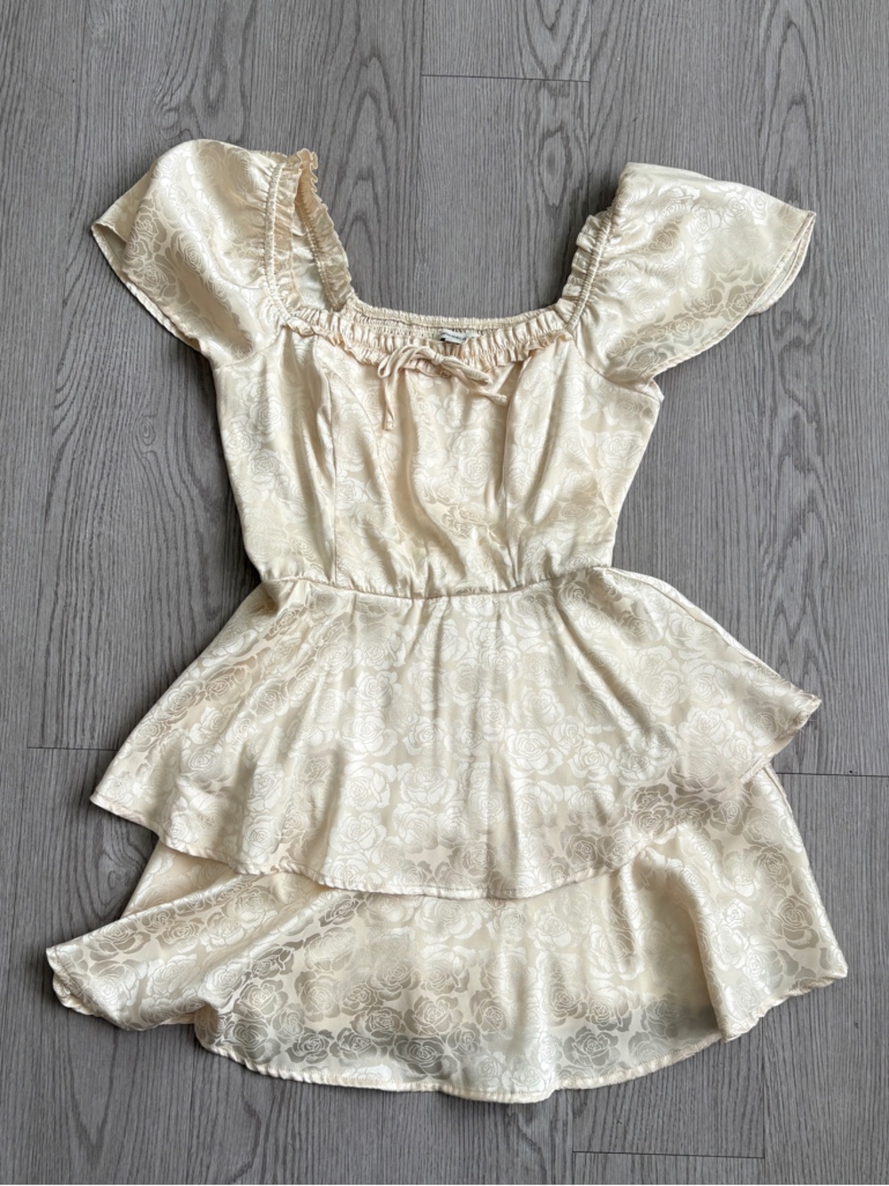Francesca's Collections Cream Floral Dress
